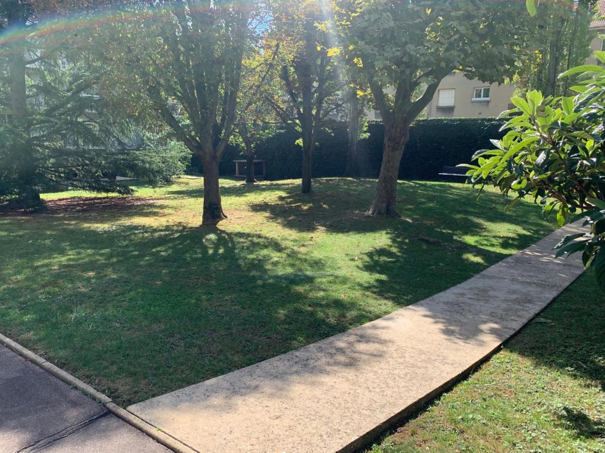 Lovely Studio Saint Jean Cachan, 20 Minutes From Luxembourg Gardens On Rer B And 350 M From Bagneux Rer B Leilighet Eksteriør bilde